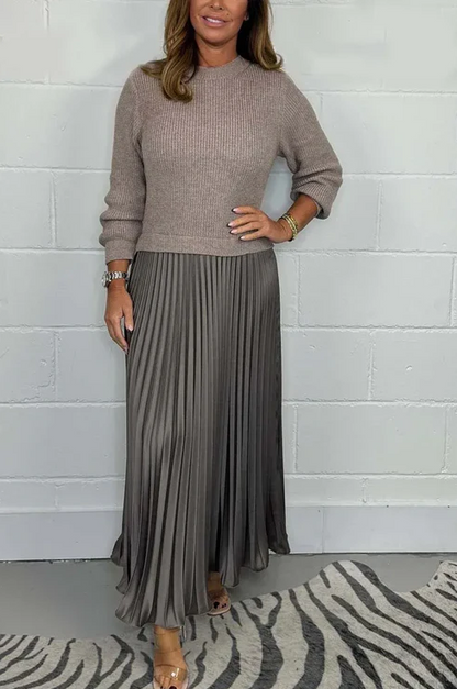 Claudia - Vestido maxi con jersey y falda plisada